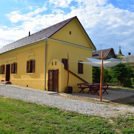 Porrogi Fenyő Vendégház Exterior foto