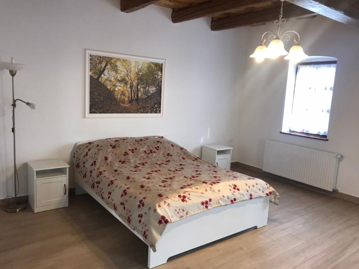 Porrogi Fenyő Vendégház Exterior foto