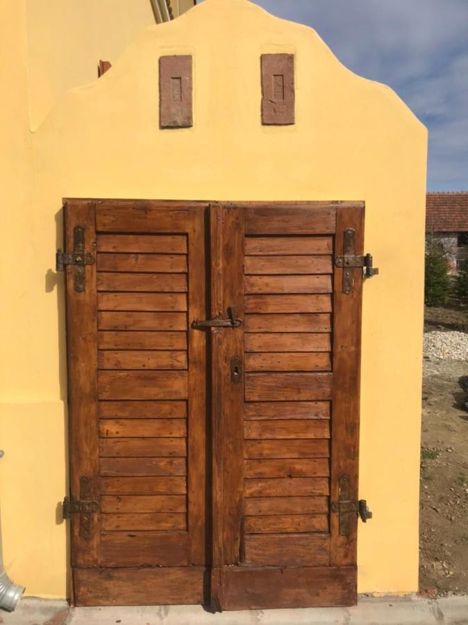 Porrogi Fenyő Vendégház Exterior foto