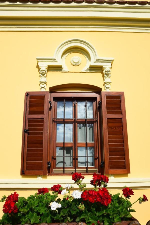 Porrogi Fenyő Vendégház Exterior foto